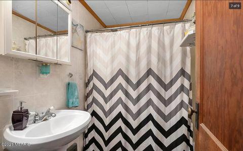1201 W State St, Belding, MI 48809 photo 7