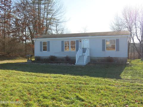11540 Belding Rd NE, Belding, MI 48809 photo 3
