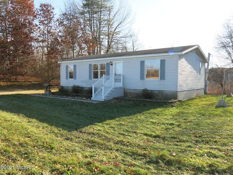 11540 Belding Rd NE, Belding, MI 48809 photo 2