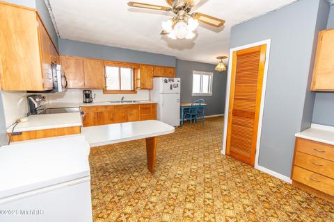 511 S Main St, Waldron, MI 49288 photo 18