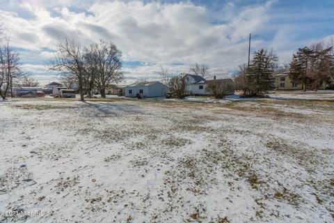 511 S Main St, Waldron, MI 49288 photo 12