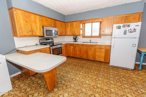 511 S Main St, Waldron, MI 49288 photo 19