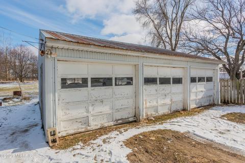 511 S Main St, Waldron, MI 49288 photo 4