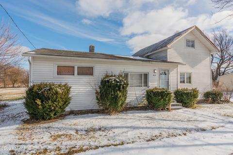 511 S Main St, Waldron, MI 49288 photo 1