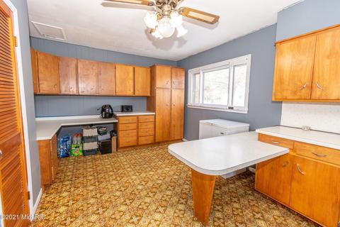 511 S Main St, Waldron, MI 49288 photo 17