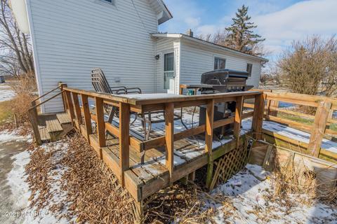 511 S Main St, Waldron, MI 49288 photo 7