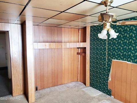 1262 E Wilcox Ave, White Cloud, MI 49349 photo 9