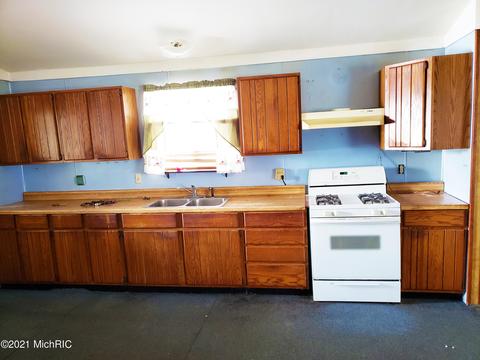 1262 E Wilcox Ave, White Cloud, MI 49349 photo 10