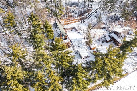 8813 Bluff St, Newaygo, MI 49337 photo 46