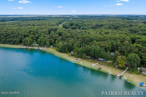 8813 Bluff St, Newaygo, MI 49337 photo 4