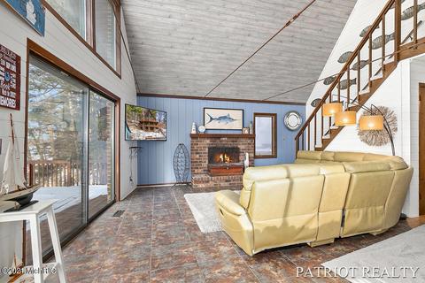 8813 Bluff St, Newaygo, MI 49337 photo 9