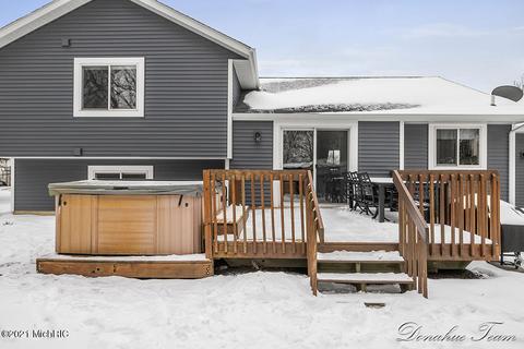 345 River Place Dr, Lowell, MI 49331 photo 8
