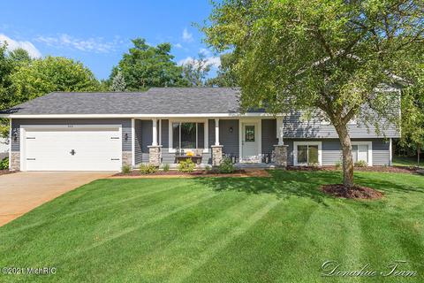 345 River Place Dr, Lowell, MI 49331 photo 2