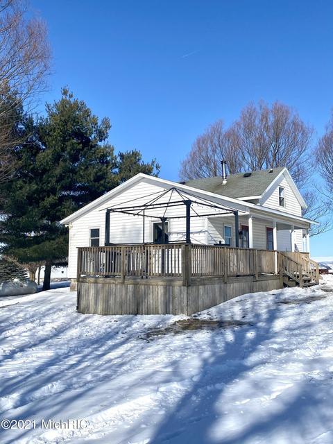4482 E Bippley Rd, Sunfield, MI 48890 photo 2