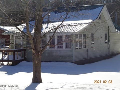 914 E Jackson St, White Cloud, MI 49349 photo 11