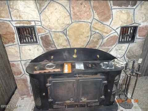 914 E Jackson St, White Cloud, MI 49349 photo 5