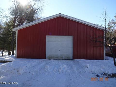 914 E Jackson St, White Cloud, MI 49349 photo 12