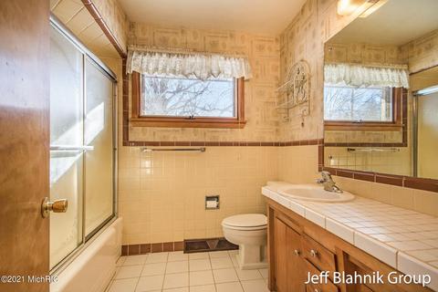 231 E State Rd, Grant, MI 49327 photo 18