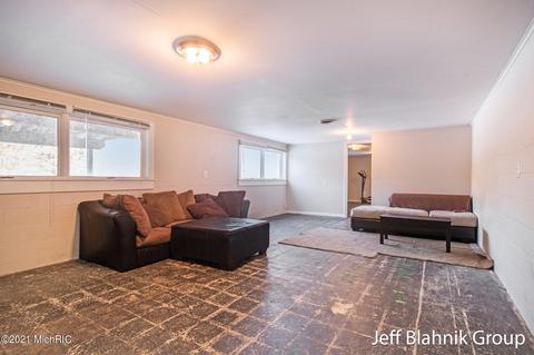 231 E State Rd, Grant, MI 49327 photo 27