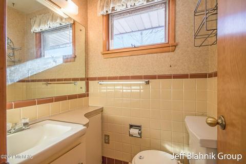 231 E State Rd, Grant, MI 49327 photo 11