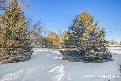 231 E State Rd, Grant, MI 49327 photo 5