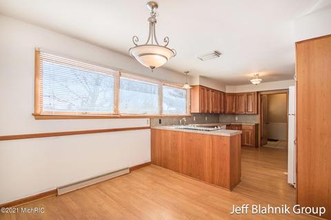 231 E State Rd, Grant, MI 49327 photo 7