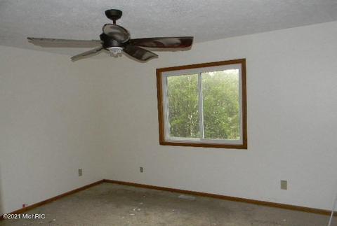 1410 5th St, Belding, MI 48809 photo 12