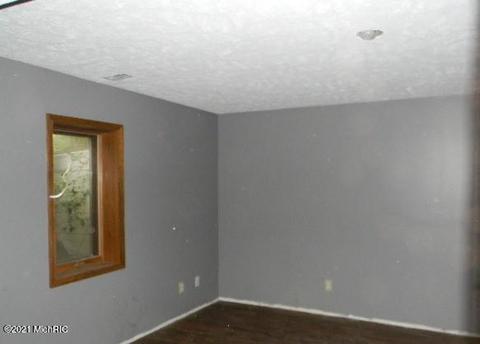 1410 5th St, Belding, MI 48809 photo 13