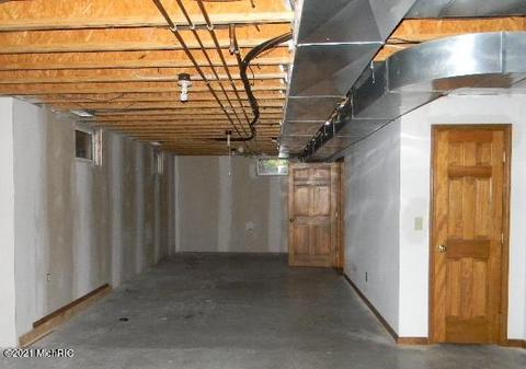1410 5th St, Belding, MI 48809 photo 14