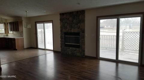 1410 5th St, Belding, MI 48809 photo 9