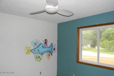 1410 5th St, Belding, MI 48809 photo 10
