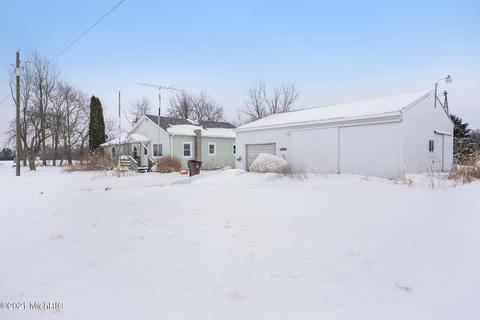 3190 Fleck Rd NE, Edmore, MI 48829 photo 3