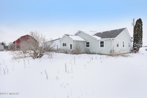 3190 Fleck Rd NE, Edmore, MI 48829 photo 7