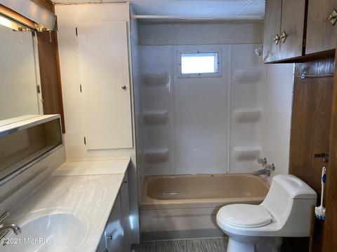 7560 E 40th St, Chase, MI 49623 photo 4