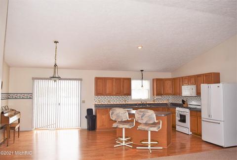 2899 White Tail Dr, Sidney, MI 48885 photo 2