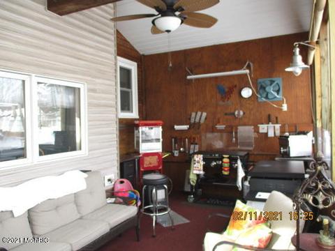 301 Cecil St, Buchanan, MI 49107 photo 18
