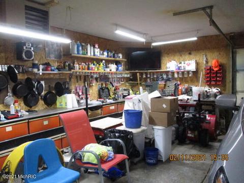 301 Cecil St, Buchanan, MI 49107 photo 29