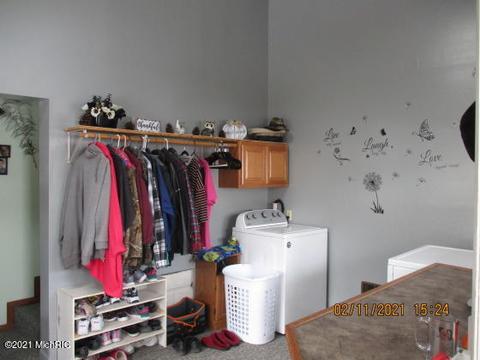 301 Cecil St, Buchanan, MI 49107 photo 16