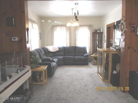 301 Cecil St, Buchanan, MI 49107 photo 4