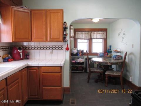 301 Cecil St, Buchanan, MI 49107 photo 13