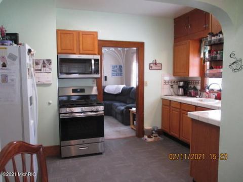 301 Cecil St, Buchanan, MI 49107 photo 10