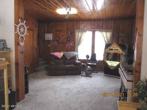 301 Cecil St, Buchanan, MI 49107 photo 6
