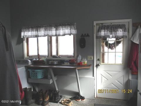 301 Cecil St, Buchanan, MI 49107 photo 17