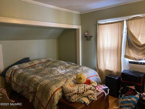 412 W Chart St, Plainwell, MI 49080 photo 8