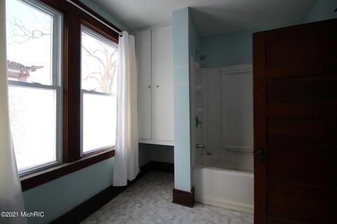 410 Maple St, Big Rapids, MI 49307 photo 38