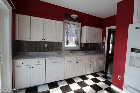 410 Maple St, Big Rapids, MI 49307 photo 22