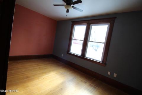 410 Maple St, Big Rapids, MI 49307 photo 32