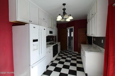 410 Maple St, Big Rapids, MI 49307 photo 25