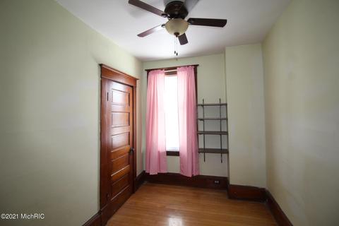 410 Maple St, Big Rapids, MI 49307 photo 43