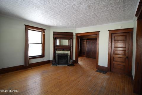 410 Maple St, Big Rapids, MI 49307 photo 7